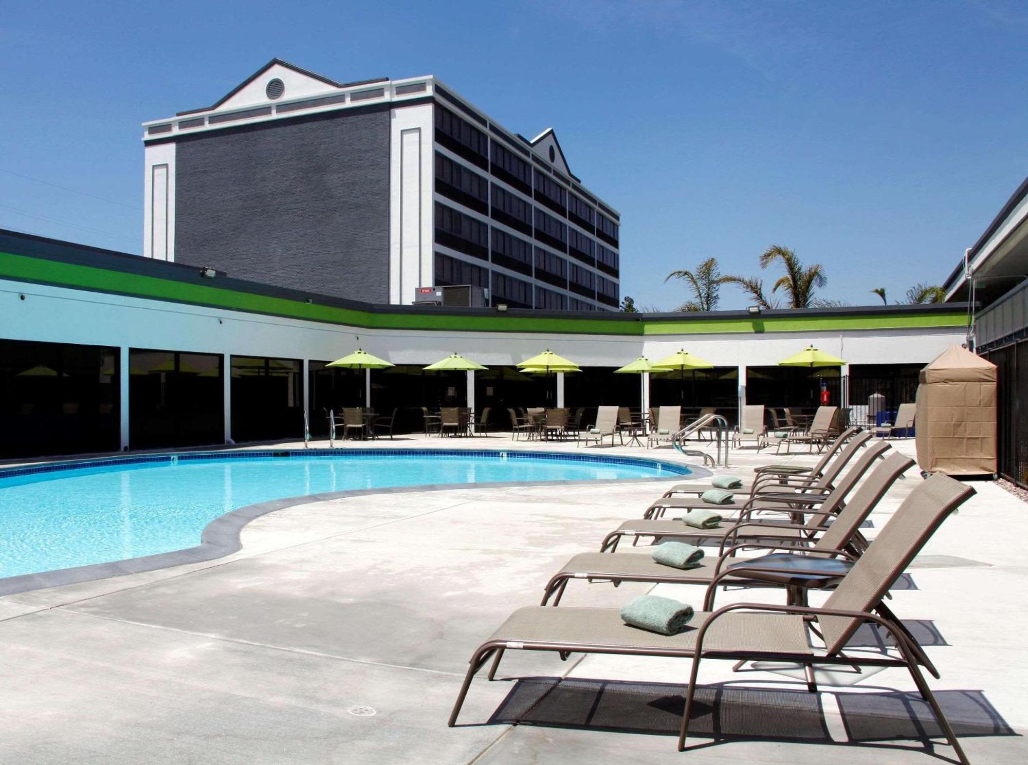Radisson Hotel Oakland Airport Exterior foto